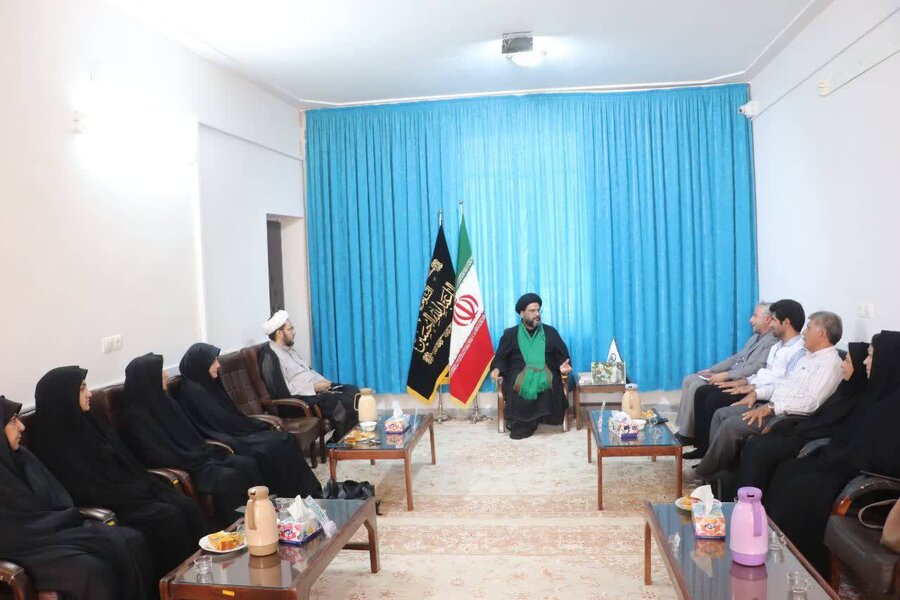 دیدار رئیس و کارکنان اداره بهزیستی با امام جمعه این شهرستان 