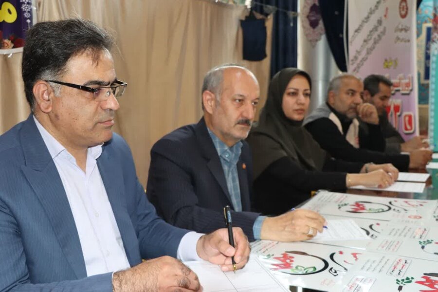 برگزاری میز خدمت بهزیستی استان مرکزی در مصلی بیت‌المقدس اراک به مناسبت  گرامیداشت هفته بهزیستی