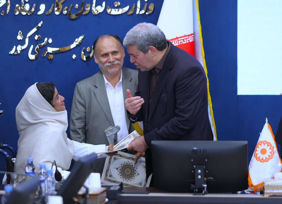 آیین افتتاح همزمان 10569پروژه بهزیستی با حضور وزیر محترم تعاون کار رفاه اجتماعی آیین افتتاح همزمان 10569پروژه بهزیستی با حضور وزیر محترم تعاون کار رفاه اجتماعی