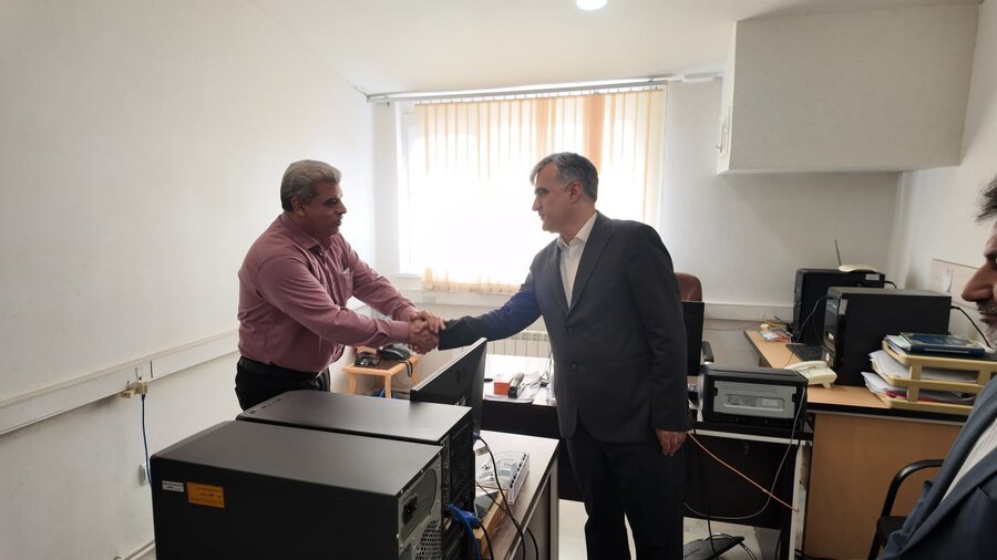 دیدار فرماندار سنندج با کارکنان بهزیستی