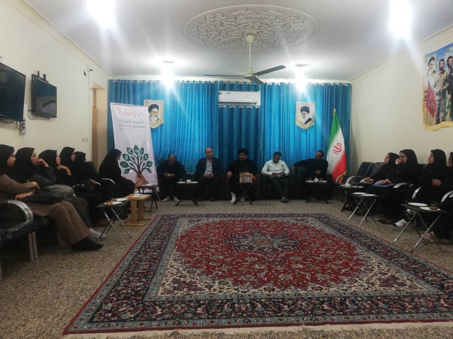 گناوه| دیدار کارکنان بهزیستی شهرستان گناوه با امام جمعه به مناسبت گرامیداشت هفته بهزیستی