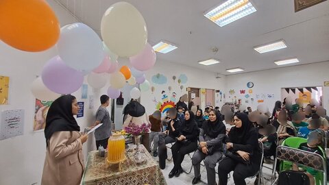 برگزاری جشن در مرکز نگهداری معلولین روژان