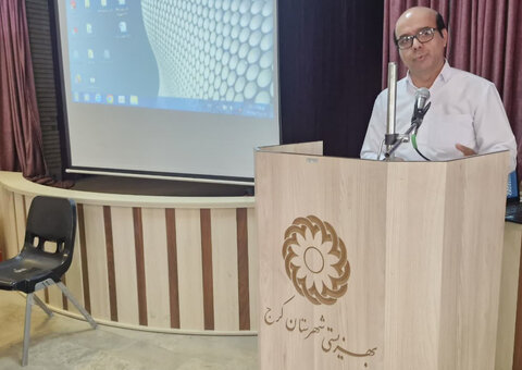 کرج | به مناسبت هفته بهزیستی / جلسه آموزشی «فرزندپروری و چالش‌های دوران نوجوانی» ویژه زوج‌های فرزندپذیر