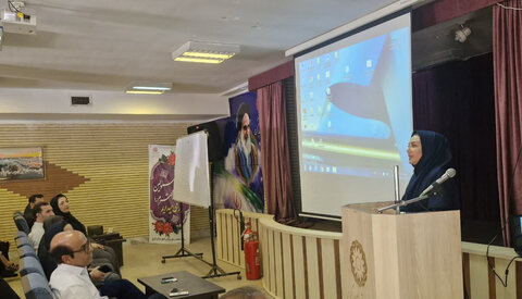 کرج | به مناسبت هفته بهزیستی / جلسه آموزشی «فرزندپروری و چالش‌های دوران نوجوانی» ویژه زوج‌های فرزندپذیر