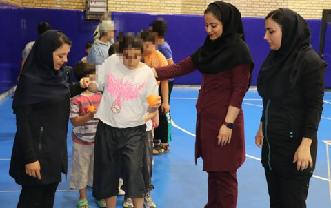 کرج | به مناسبت هفته بهزیستی / برگزاری مسابقه و بازیهای ورزشی ویژه کودکان دارای معلولیت ذهنی و اتیسم در کهریزک