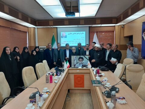 گزارش تصویری/ نشست صمیمانه مدیران کل ادوار بهزیستی قم با شورای اداری بهزیستی