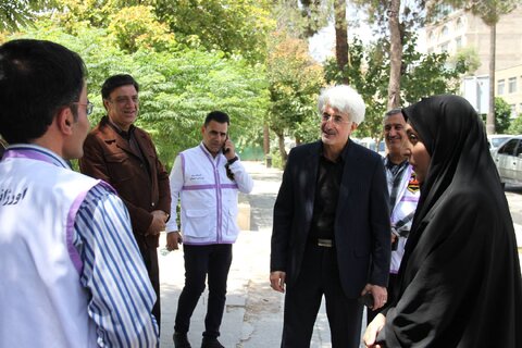 شیراز| رژه خودرویی مراکز اورژانس اجتماعی شیراز و صدرا با حضور مدیر کل بهزیستی فارس