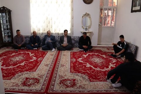 آوج | دیدار فرماندار آوج با خانواده های تحت پوشش سازمان بهزیستی در شهرستان آوج