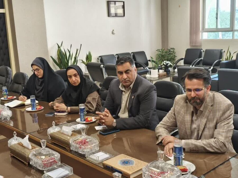 نشست مشترک مدیرکل بهزیستی استان اصفهان با مسئولان معاونت فرهنگی و اجتماعی فرماندهی انتظامی استان 