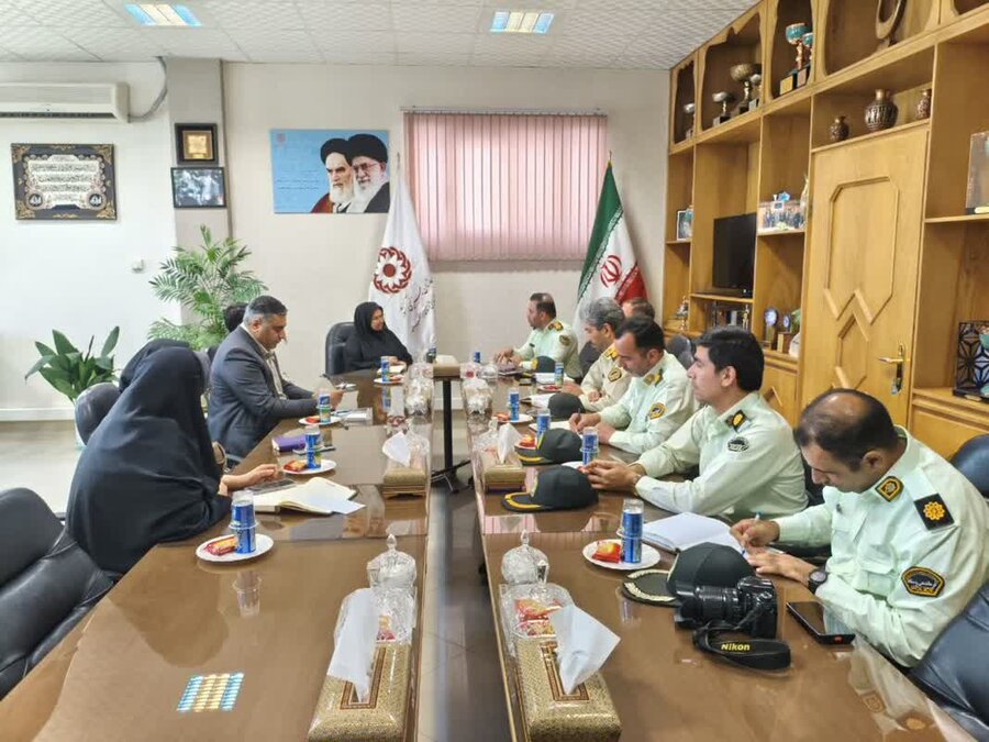 نشست مشترک مدیرکل بهزیستی استان اصفهان با مسئولان معاونت فرهنگی و اجتماعی فرماندهی انتظامی استان