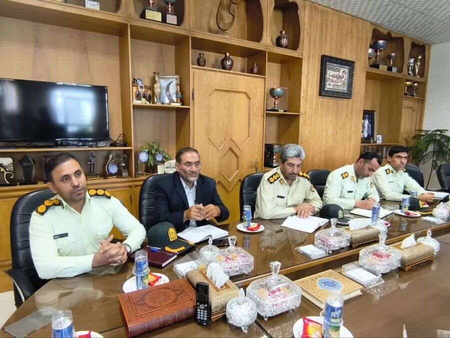 نشست مشترک مدیرکل بهزیستی استان اصفهان با مسئولان معاونت فرهنگی و اجتماعی فرماندهی انتظامی استان 