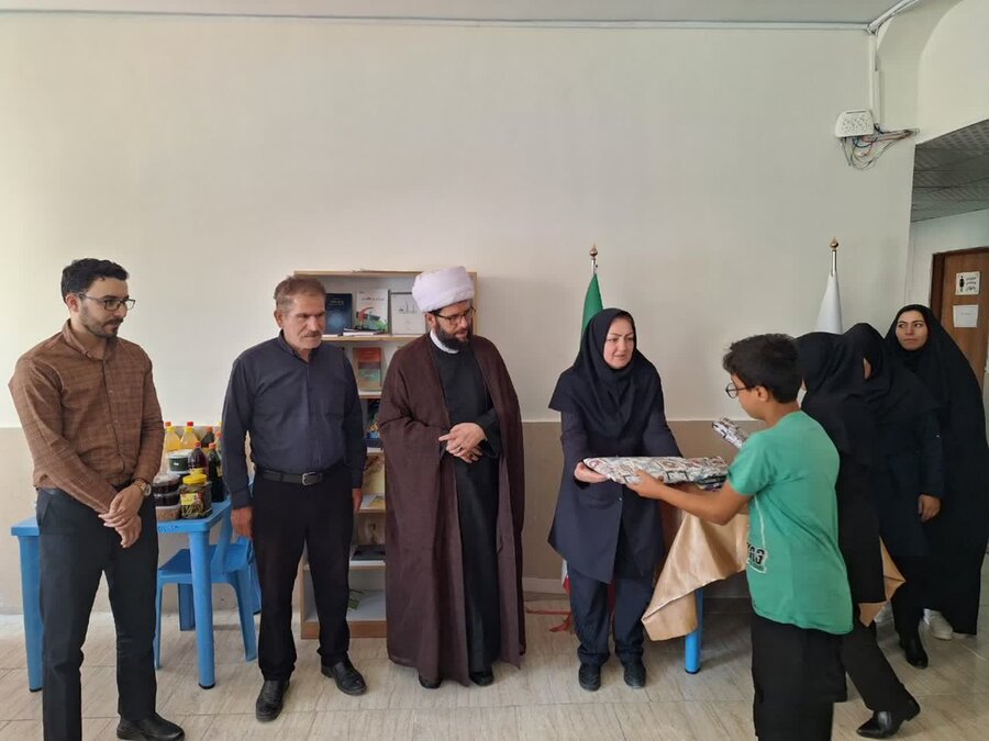 تاکستان | مسابقه نقاشی در بهزیستی شهرستان تاکستان برگزار شد .