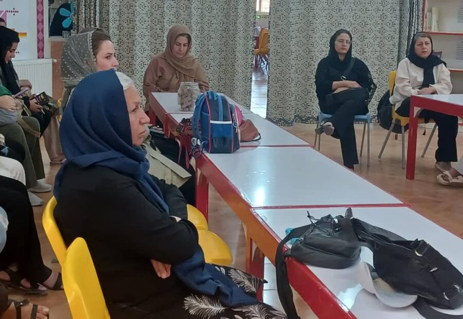 برگزاری کارگاه تربیت جنسی و معرفی خدمات اورژانس اجتماعی در سنندج