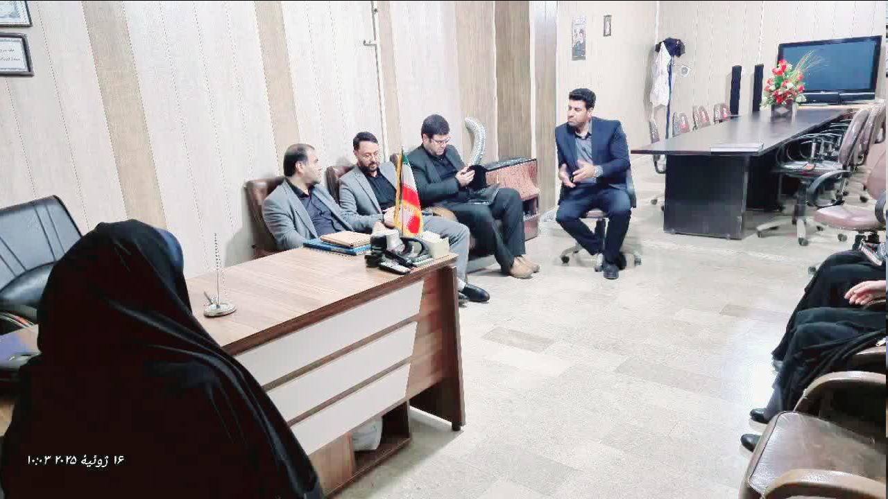 بازدید مسئولین عالی قضائی استان و شهرستان از خانه مهر نهاوند همزمان با هفته بهزیستی