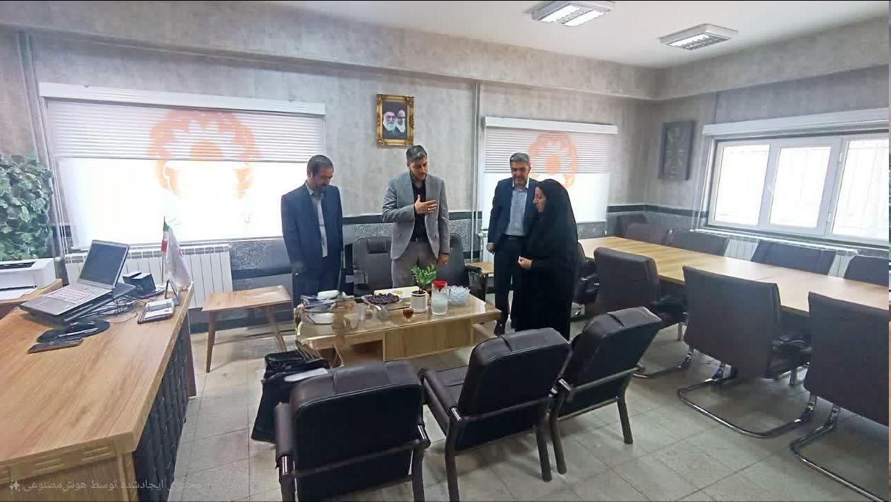 تجلیل و دلجویی از خانواده شهدا در جنگ ۱۲ روزه توسط معاون فرماندار و رئیس اداره بهزیستی تویسرکان