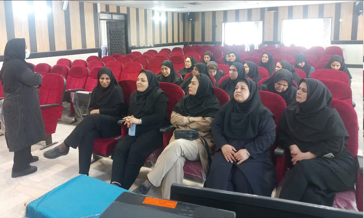 برگزاری کارگاه آموزشی "کنترل و مدیریت استرس" ویژه پرسنل مراکز شبانهروزی در سه شهرستان استان همدان