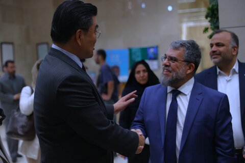 بازدید جمعی از سفرای مقیم ایران و نمایندگی های سازمان ملل از شیر خوارگاه شبیر