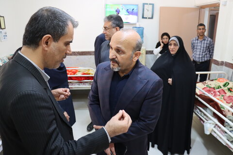 بازدید دبیرکل اتاق بازرگانی بوشهر از سرای سالمندان محمدیه شهر بوشهر در آخرین روز هفته بهزیستی