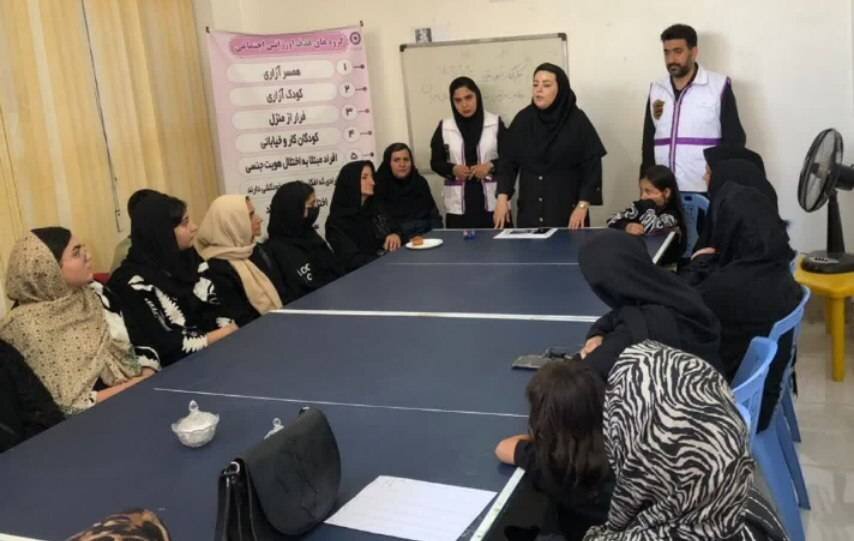 برگزاری کارگاه تخصصی "وظایف مراقبین سالمندان در زمان‌های بحران" با همکاری شورای سالمندان شهرستان میاندوآب، مرکز مثبت زندگی و اورژانس اجتماعی