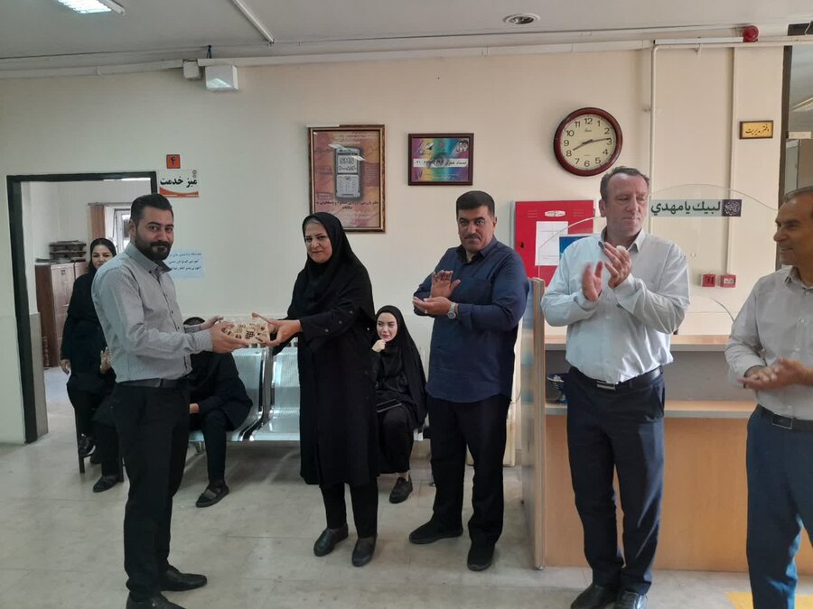 برگزاری همایش پیادهروی کارکنان و مدیران مراکز مثبت زندگی به مناسبت گرامیداشت هفته بهزیستی در شهرستان میاندوآب