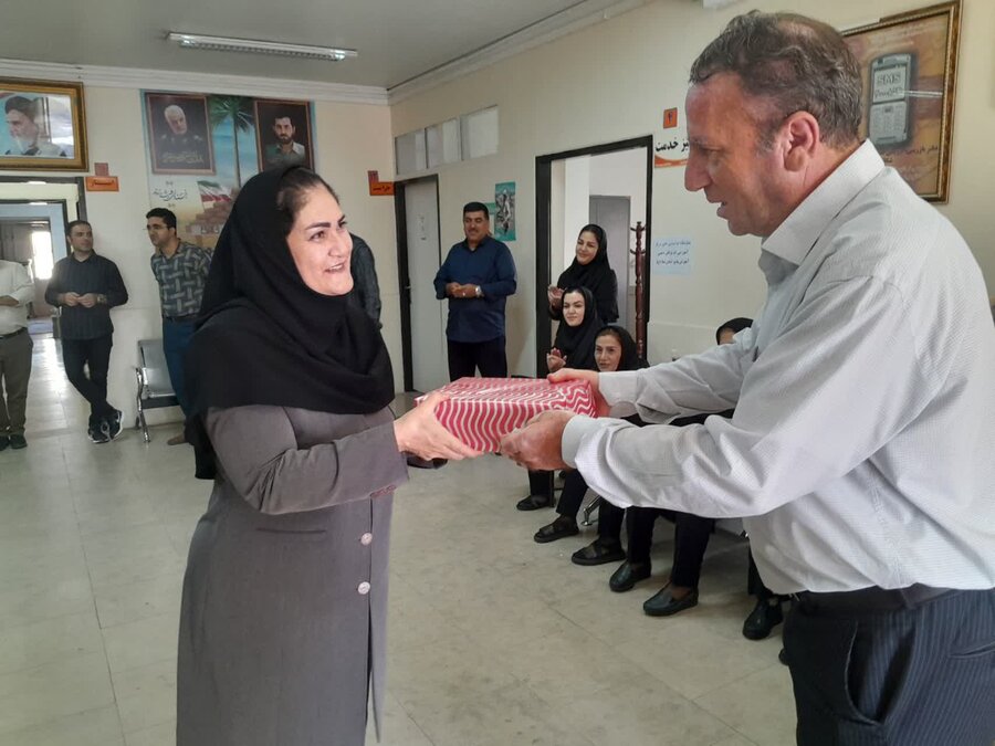 برگزاری همایش پیادهروی کارکنان و مدیران مراکز مثبت زندگی به مناسبت گرامیداشت هفته بهزیستی در شهرستان میاندوآب