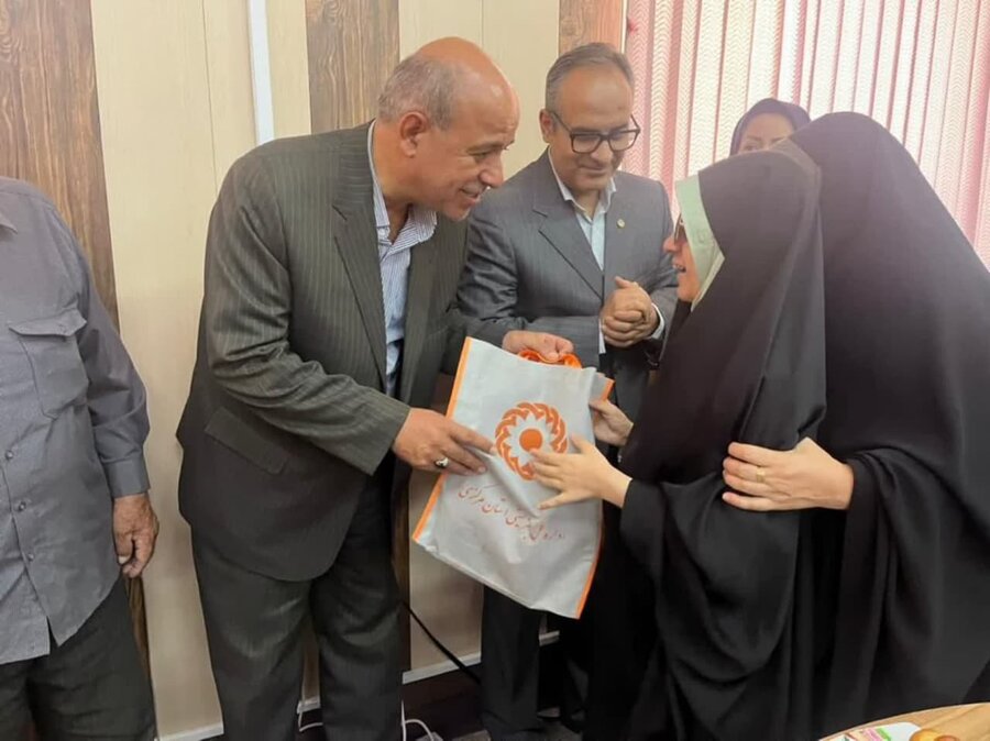 فراهان ا برگزاری مراسم تقدیر از حامیان سلامت اجتماعی اداره بهزیستی شهرستان فراهان فراهان ا برگزاری مراسم تقدیر از حامیان سلامت اجتماعی اداره بهزیستی شهرستان فراهان