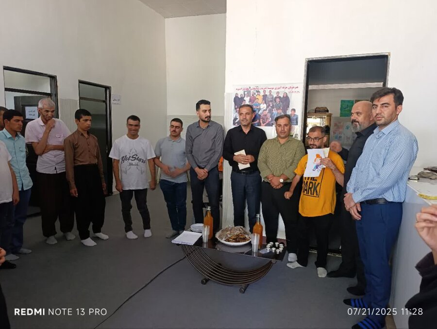 برگزاری نمایشگاه نقاشی توانخواهان مرکز حرفه‌آموزی اشنویه و تجلیل از آثار برتر