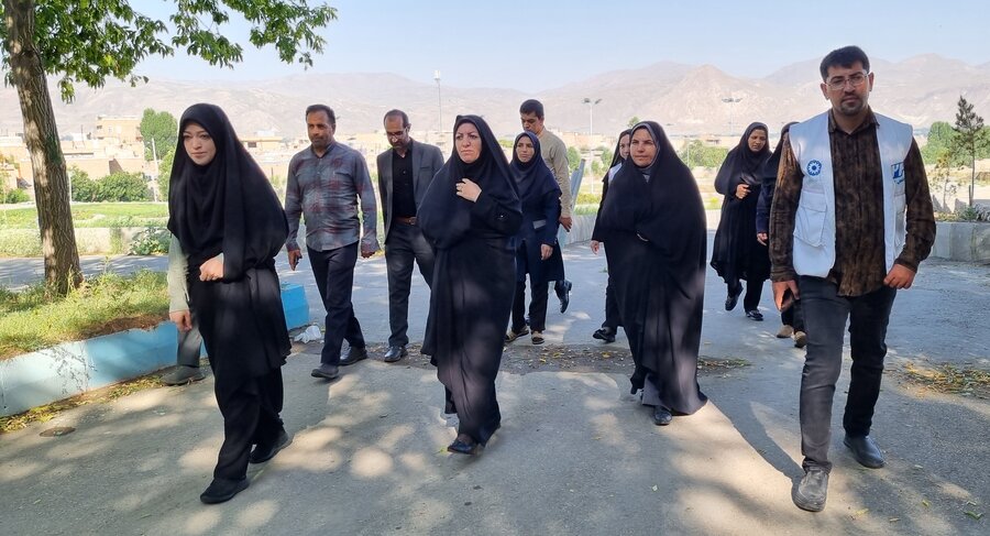 گام‌های نشاط و همدلی: پیاده‌روی کارکنان بهزیستی چالدران در جشن هفته بهزیستی