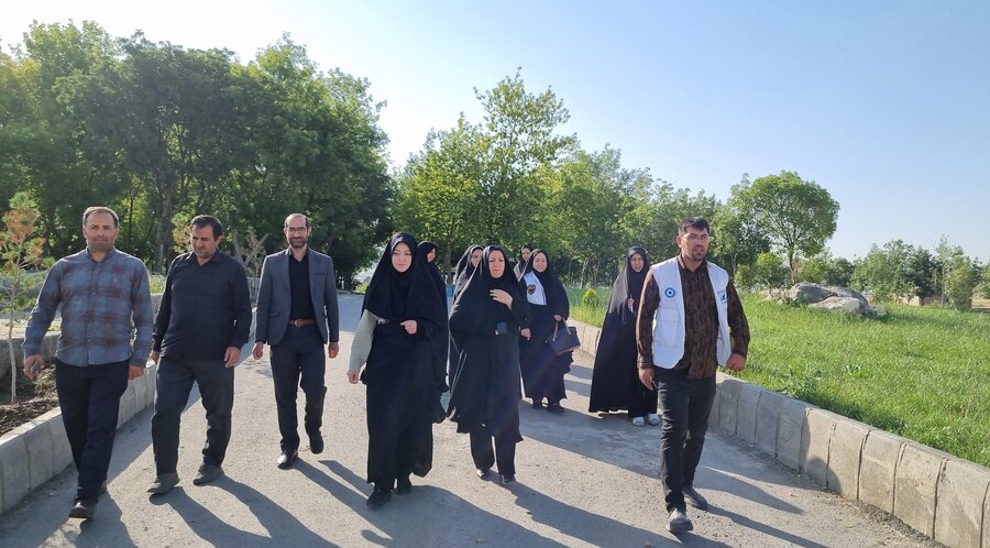 گام‌های نشاط و همدلی: پیاده‌روی کارکنان بهزیستی چالدران در جشن هفته بهزیستی