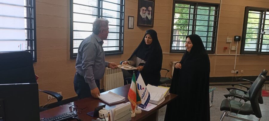 تجلیل از روسای بانک های عامل پرداخت تسهیلات بهزیستی توسط رئیس بهزیستی شاهین دژ