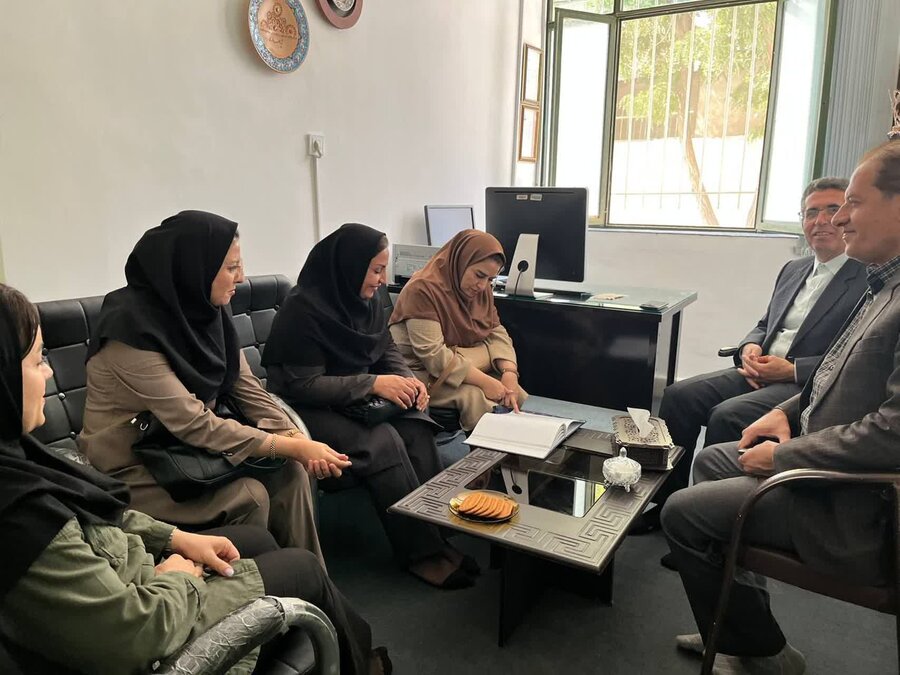 بازدید فرماندار کامیاران و معاون توانبخشی بهزیستی استان از مراکز ژیهات و راهین