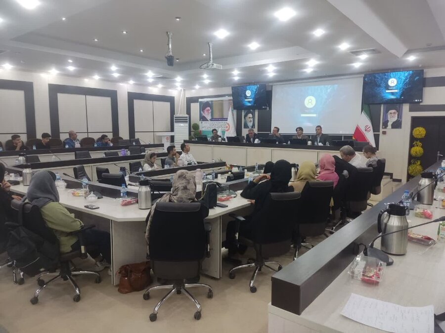 برگزاری جلسه هم‌اندیشی با دانشجویان 