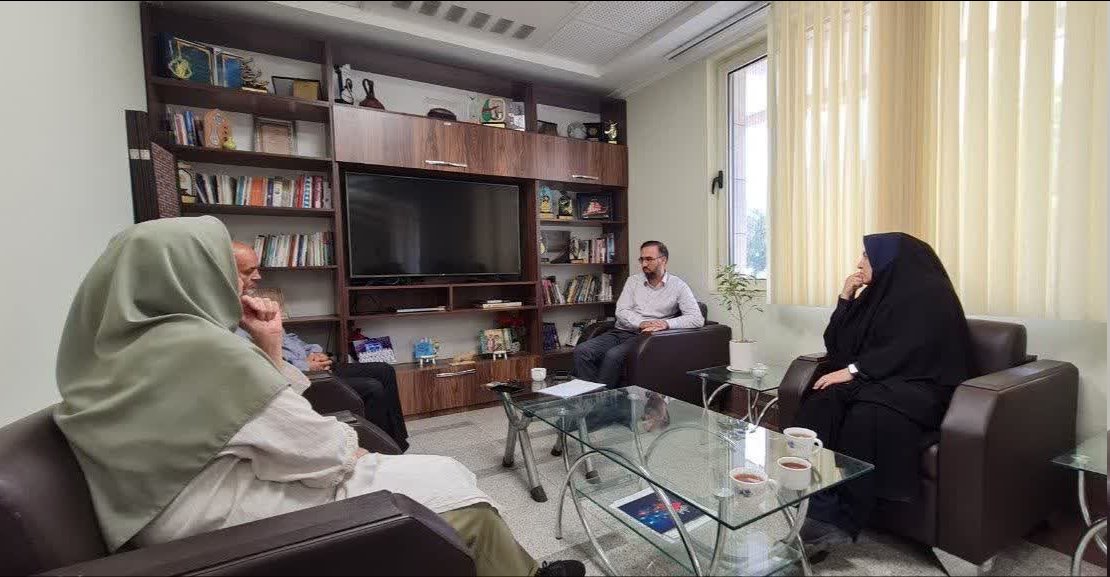 نشست بنیاد فرزانگان برنادلان با معاون فرهنگی و اجتماعی شهردار همدان