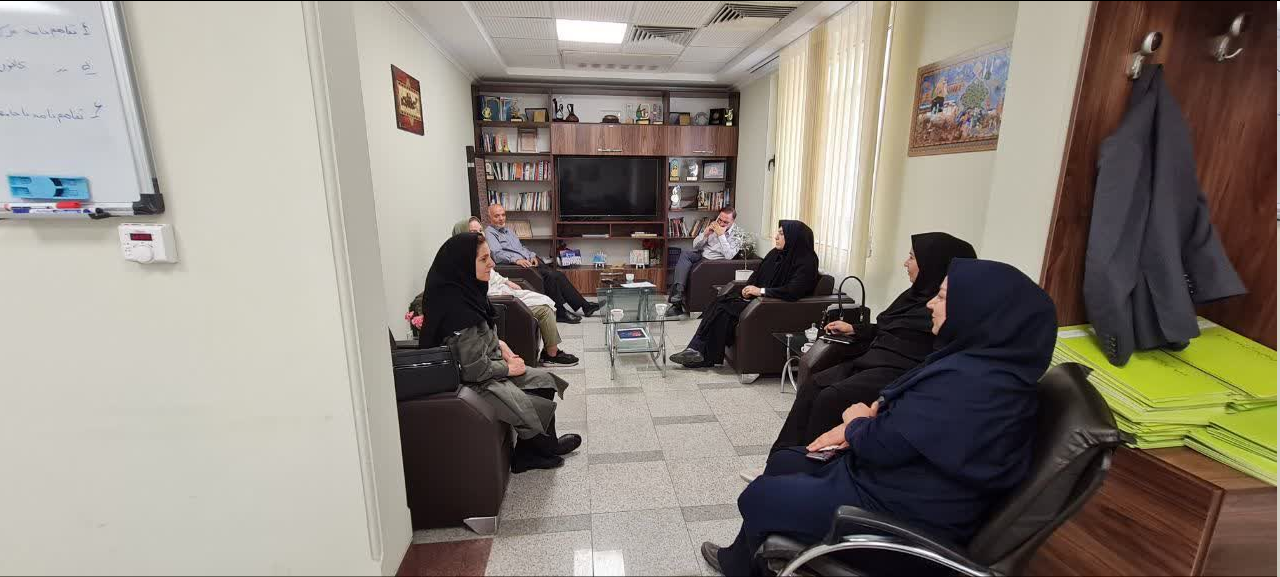 نشست بنیاد فرزانگان برنادلان با معاون فرهنگی و اجتماعی شهردار همدان