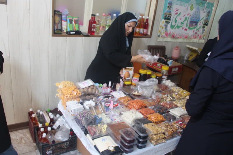 بندرعباس |  برپایی نمایشگاه دستاوردهای مددجویان بهزیستی با محوریت پویش برای مادر 