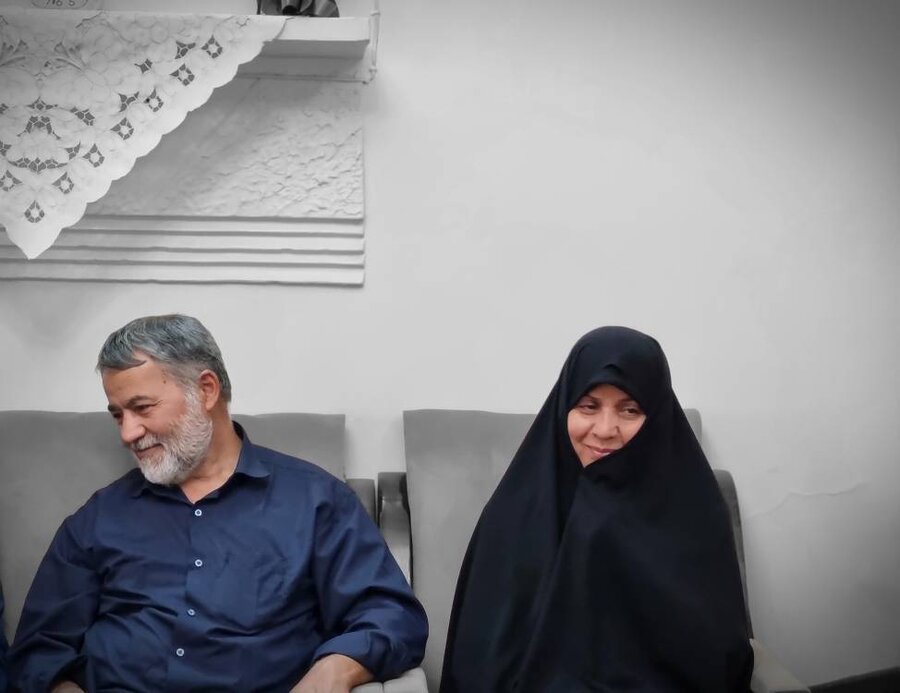 مدیرکل بهزیستی استان زنجان با خانواده شهید والامقام فروغی راد از شهدای جنگ ۱۲روزه رژیم صهیونسیتی دیدار کرد مدیرکل بهزیستی استان زنجان با خانواده شهید والامقام فروغی راد از شهدای جنگ ۱۲روزه رژیم صهیونسیتی دیدار کرد