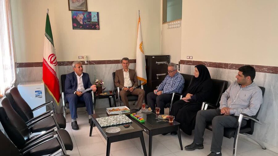 دیدار رئیس کمیته امداد قروه با رئیس بهزیستی شهرستان
