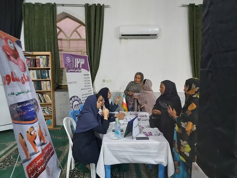 بندرعباس | برپایی میز خدمت اداره بهزیستی شهرستان بندرعباس