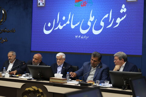 باید راهبرد عزت، منزلت و کرامت را در برخورد با سالمندان در جامعه دنبال کنیم/ در برنامه‌های راهبردی و تصمیم‌سازی باید از محله شروع کنیم