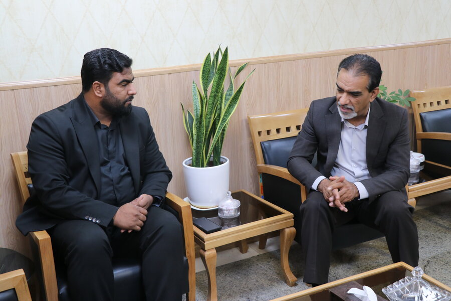 از خدمات خیریه غیاث کرمان با اهدای لوح تندبس تقدیر شد