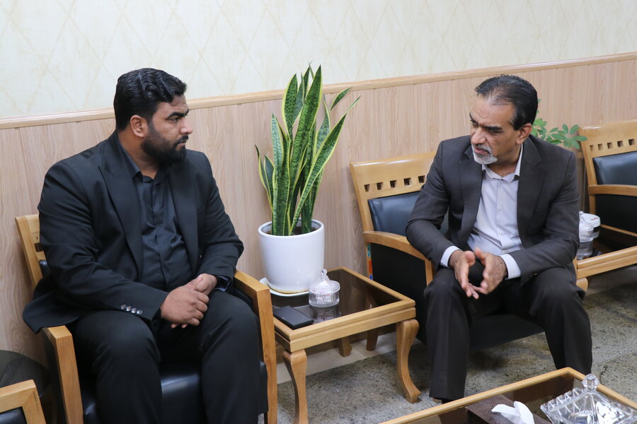 از خدمات خیریه غیاث کرمان با اهدای لوح تندبس تقدیر شد