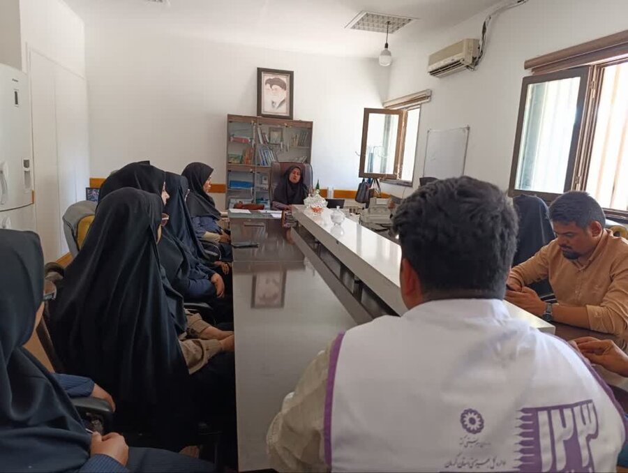 نشست تخصصی کارکنان اداره بهزیستی و اورژانس اجتماعی شهرستان نرماشیر برگزار شد
