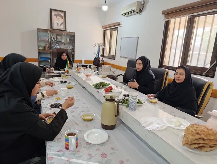 نشست تخصصی کارکنان اداره بهزیستی و اورژانس اجتماعی شهرستان نرماشیر برگزار شد