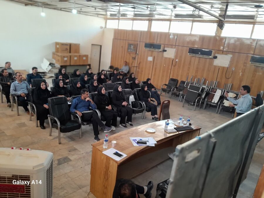 برگزاری نشست تخصصی مسکن و اشتغال با حضور سرپرست معاونت توسعه کارآفرینی بهزیستی خوزستان در  آبادان