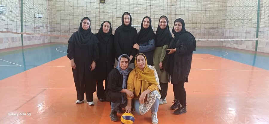 والیبال بانوان بهزیستی کرمان پیروز رقابت دوستانه هفته بهزیستی