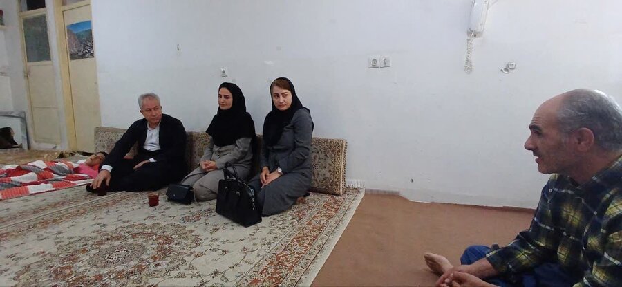 بازدید مسئول دفتر نماینده مجلس از منزل توانخواه در مریوان