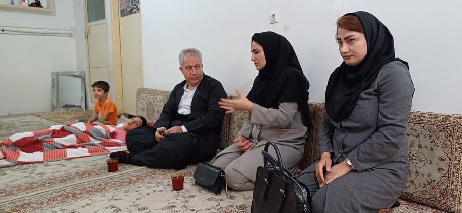 بازدید مسئول دفتر نماینده مجلس از منزل توانخواه در مریوان