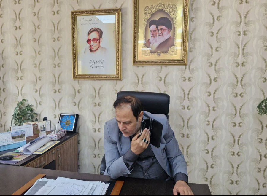 کرج | پاسخگویی مدیر بهزیستی شهرستان کرج به سؤالات شهروندان در گفتگوی زنده رادیویی