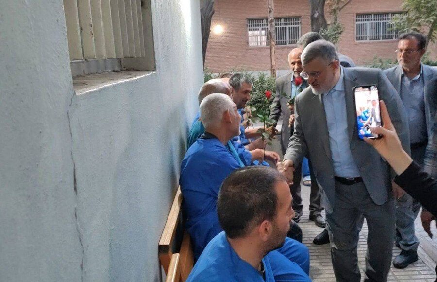 استاندار تهران از مرکز نگهداری سالمندان و معلولین ذهنی شهرستان قدس بازدید کرد/ تأکید بر ارتقای کیفیت خدمات مراکز حمایتی استاندار تهران از مرکز نگهداری سالمندان و معلولین ذهنی شهرستان قدس بازدید کرد/ تأکید بر ارتقای کیفیت خدمات مراکز حمایتی