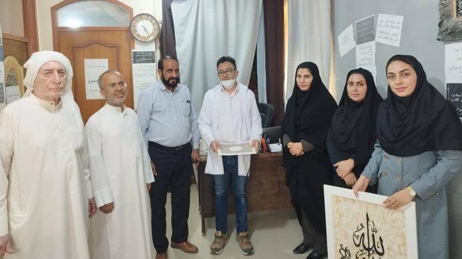 عسلویه|تقدیر رئیس بهزیستی عسلویه از دکتر شیروانی به‌دلیل ارائه خدمات رایگان دندان‌پزشکی به مددجویان